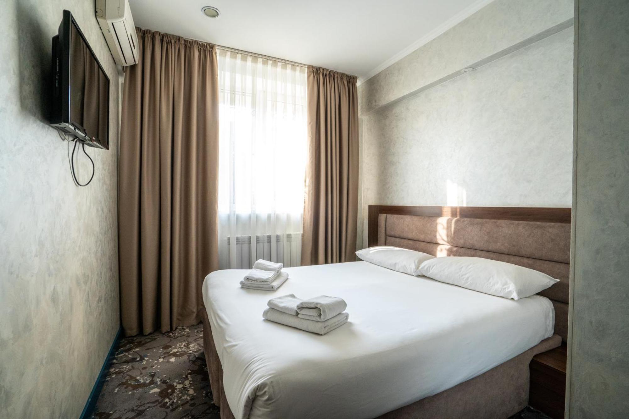 Mildom Express Hotel Almaty Exterior photo
