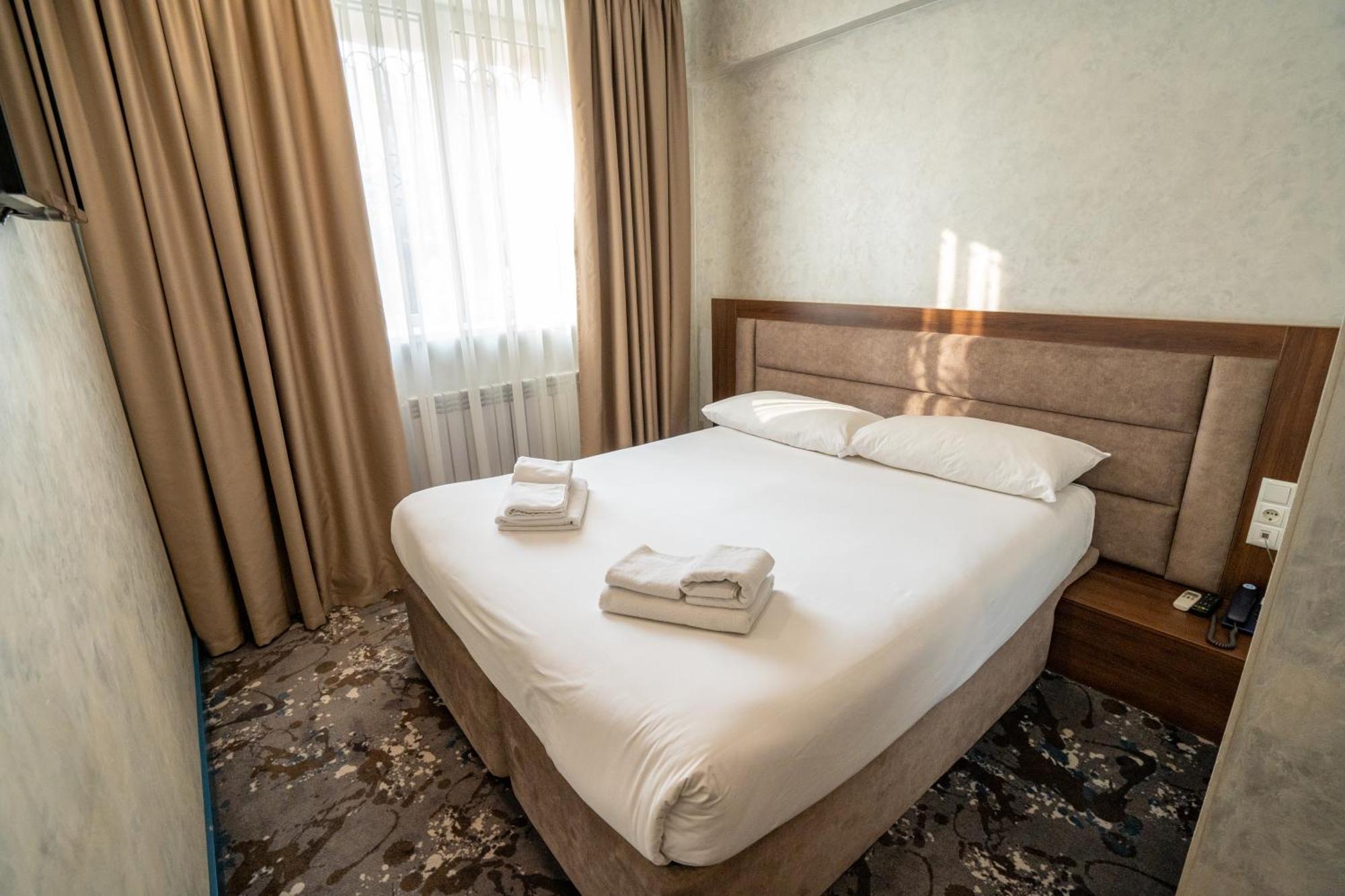 Mildom Express Hotel Almaty Exterior photo