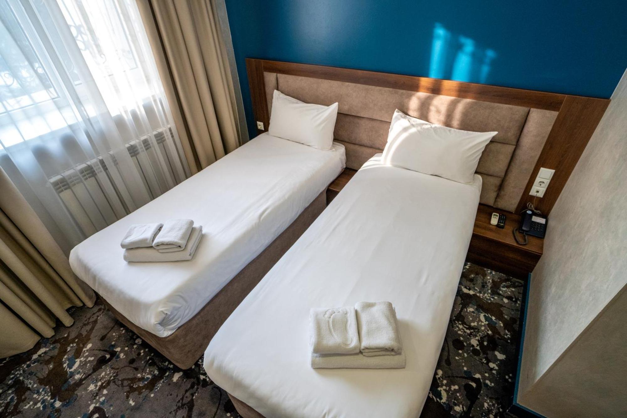 Mildom Express Hotel Almaty Exterior photo