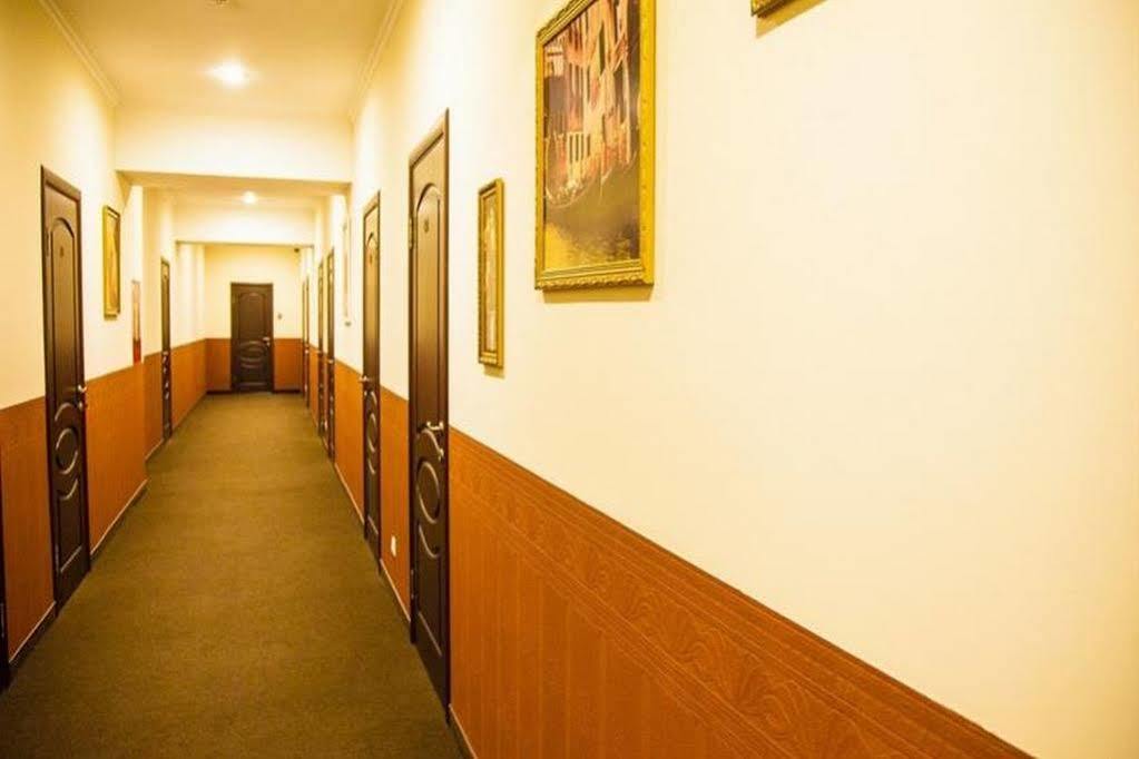 Mildom Express Hotel Almaty Exterior photo