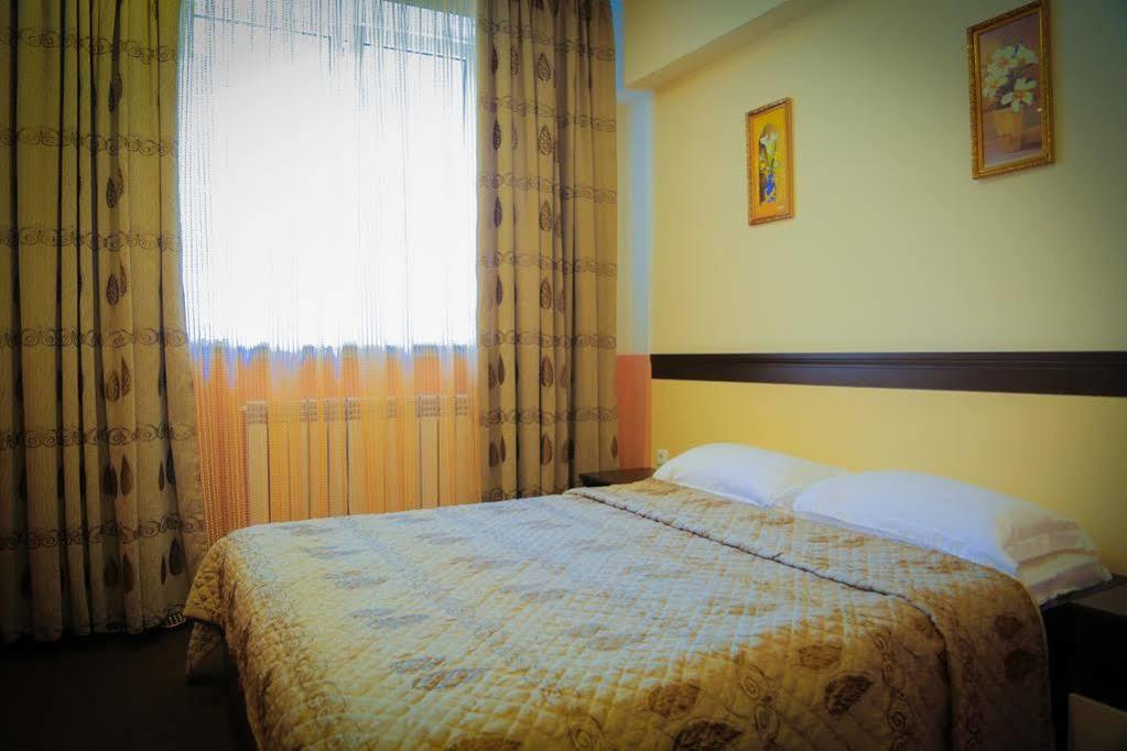 Mildom Express Hotel Almaty Exterior photo